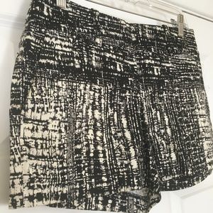 Anne Taylor Printed Short (SIZE 2)